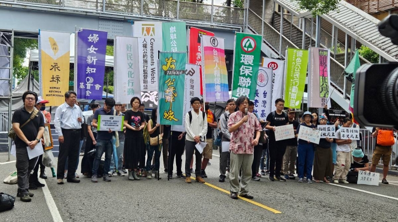 不滿國會改革法案強行闖關 民團號召群眾包圍立院