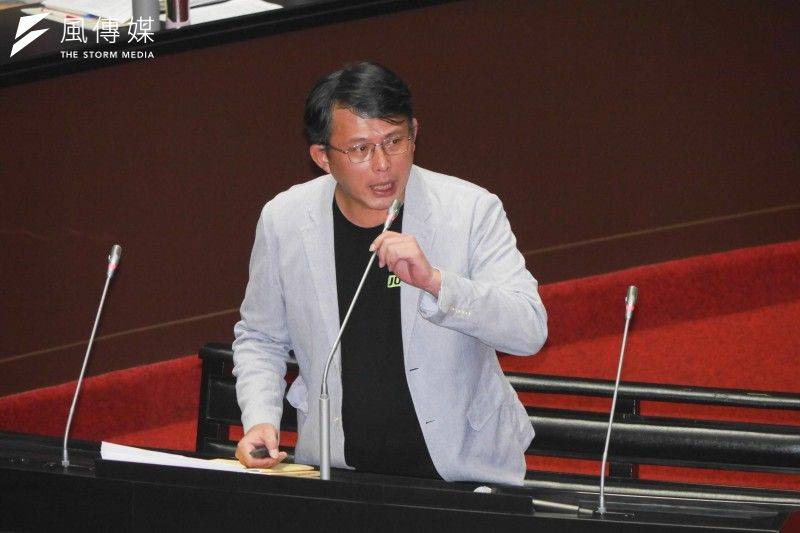 爆翁柏宗送高價海鮮「媒體公司買單」　黃國昌問卓榮泰：官員送禮可找業者出錢？