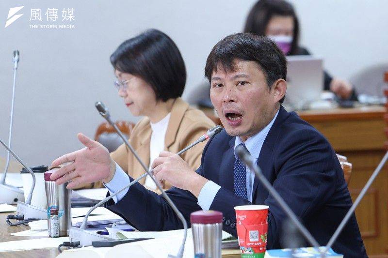 立院開會龔明鑫擅自離席？黃國昌批行政院官員「愛來不來」：官威都很大