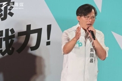 民進黨一條龍攻擊汐止住家未拆　黃國昌怒秀拆除執照：支持者1票都別投賴品妤