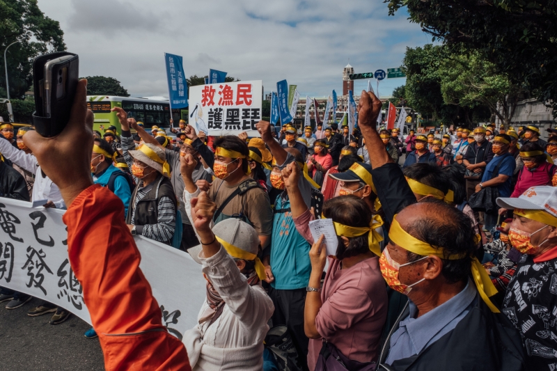 當光電包圍漁村：七股漁電共生風波再起，居民在抗議什麼？