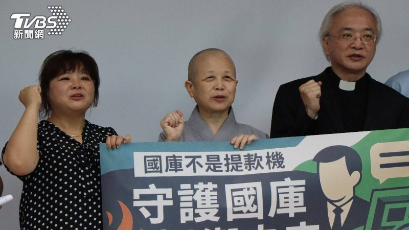 釋昭慧喊拒領普發1萬　他反問：若真大愛「能拒絕信眾善款？」