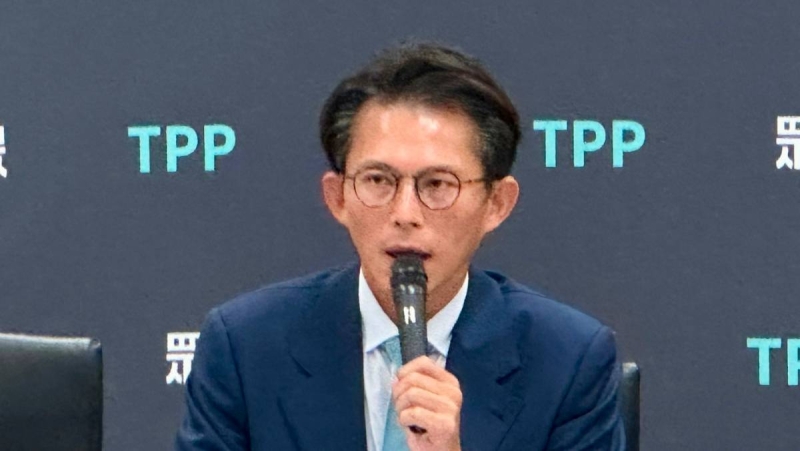 遭爆帳房出逃！黃國昌批編故事　打斷鏡電視記者提問：先道歉再說