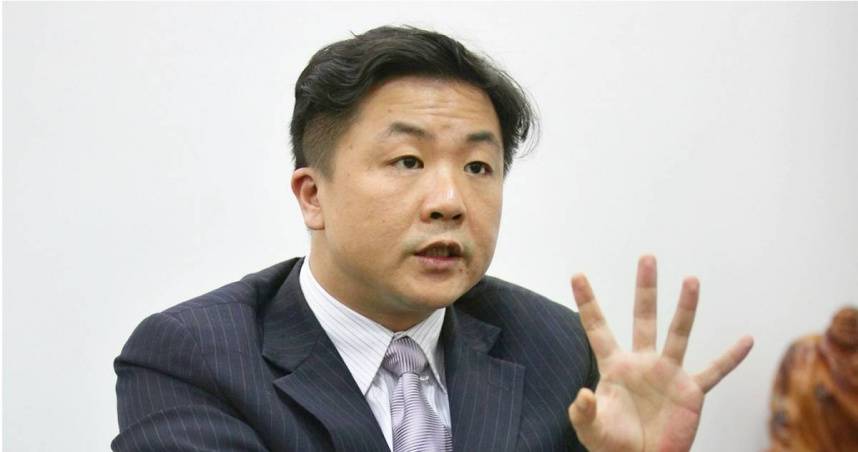 呂秋遠暖男人設崩！　法學院長嘆「影響律師形象」：不完全是私事