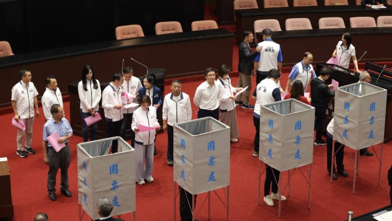 藍白聯手再次封殺大法官人事案！綠也沒全支持　憲法法庭持續癱瘓中