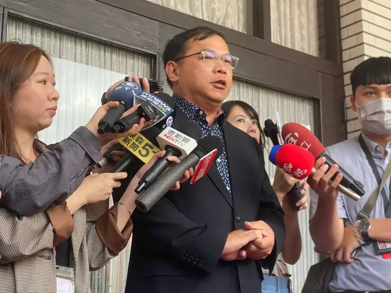 不爽華航！王義川提1要求　前空姐：臉皮厚