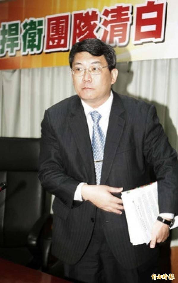 洩露評審名單被判刑 高市前環保局長李穆生考績「吃餅」