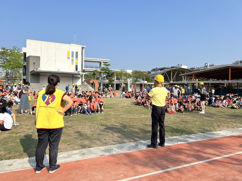 地牛翻身，市長黃偉哲要求市府團隊加強公共設施巡檢，提醒民眾當心餘震注意個人安全