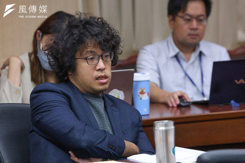 女遊客拍照被青鳥公審！沈伯洋讚「有警覺是好事」　媒體人不忍開罵了