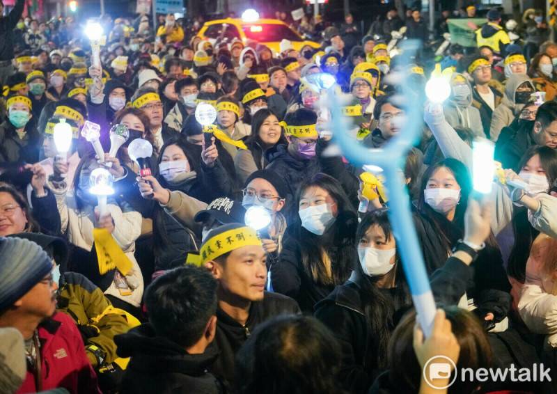 國民黨嘲諷青鳥上街為求官 吳崢轟：聽你在放屁