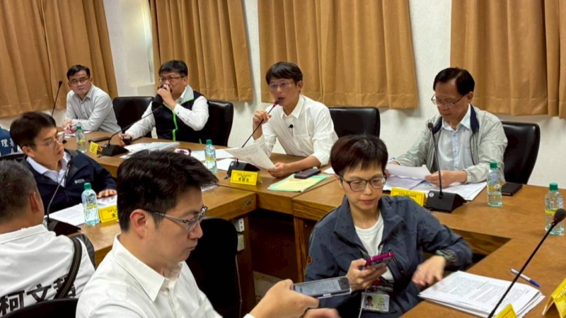 興達電廠緊急啟用　高雄人「用肺發電」？黃國昌批賴清德說一套、做一套