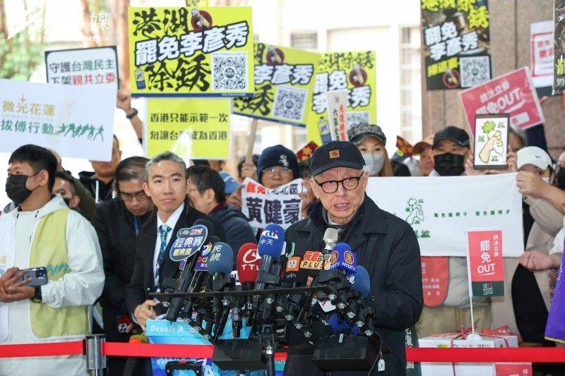 隔空交戰！曹興誠回嗆「攻擊我的就是匪諜」　蔡正元再罵「搖著尾巴討好民進黨」