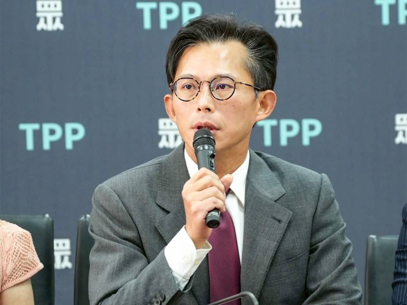 批鏡傳媒養全台最大狗仔集團　黃國昌：要不要拿鏡子照照自己