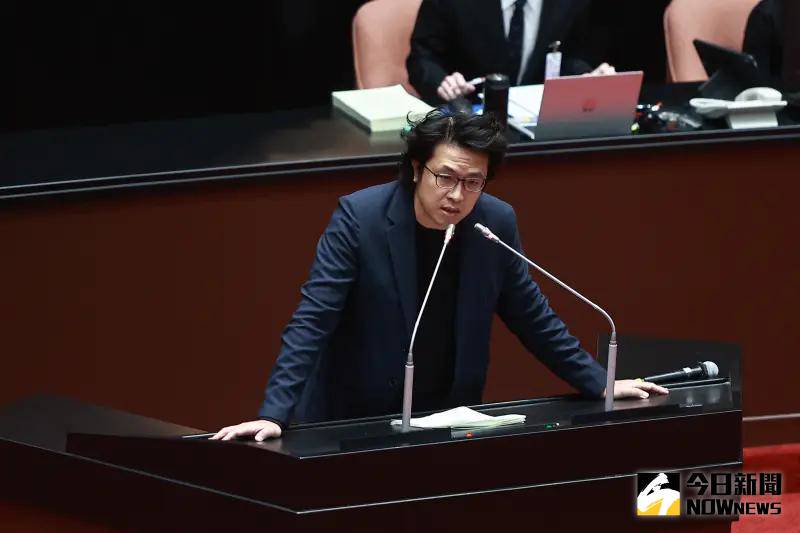 沈伯洋爸被爆有中國小三　他驚：高風險族群