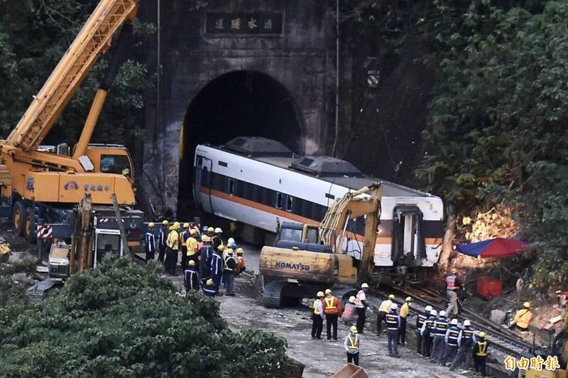 太魯閣悲劇2年後...... 她竟在事故車廂驚見疑罹難者頭蓋骨