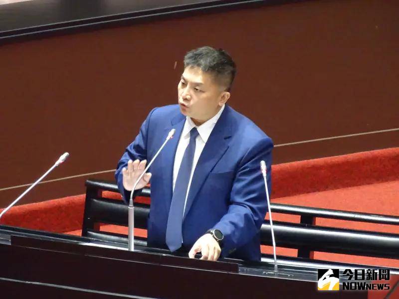 義工被要求交手機！法務部長一度沉默答不出